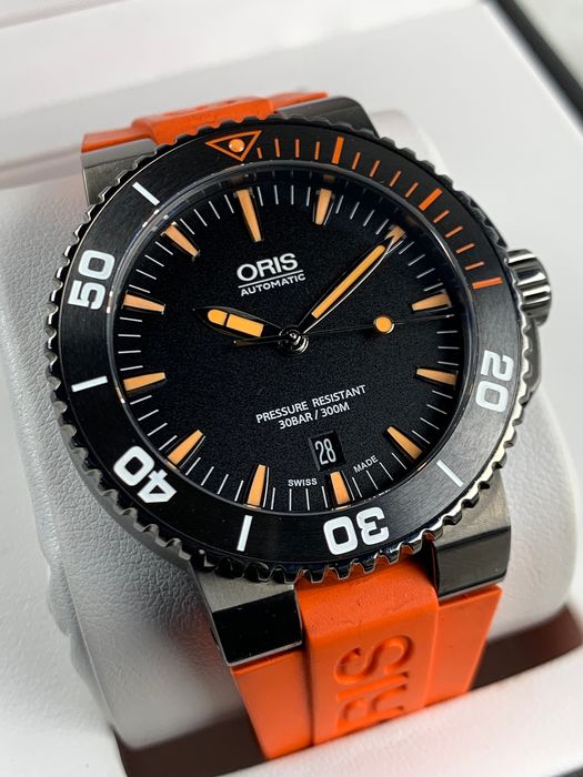 Oris hotsell aquis automatic